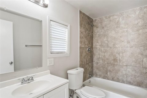 House in Clearwater, Florida 3 bedrooms, 168.9 sq.m. № 1902296 - photo 15
