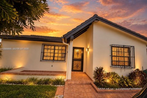 Casa en Miami, Florida 3 dormitorios, 99.87 m2 № 2369920