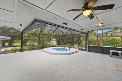 House in Jupiter, Florida 3 bedrooms, 193.14 sq.m. № 2191117 - photo 23