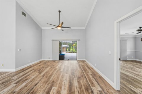 House in Jupiter, Florida 3 bedrooms, 193.14 sq.m. № 2191117 - photo 4