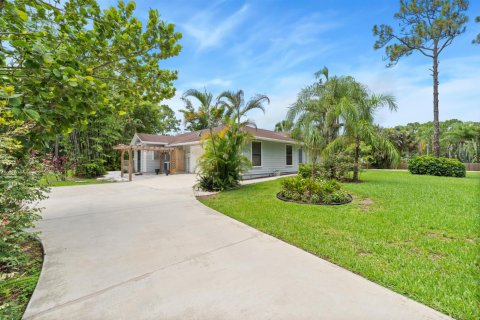 House in Jupiter, Florida 3 bedrooms, 193.14 sq.m. № 2191117 - photo 2