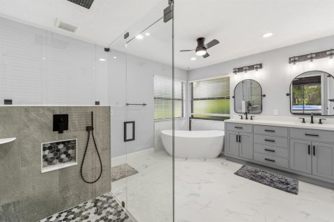 House in Jupiter, Florida 3 bedrooms, 193.14 sq.m. № 2191117 - photo 9