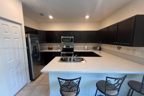 Townhouse in Homestead, Florida 3 bedrooms, 154.12 sq.m. № 2017861 - photo 20