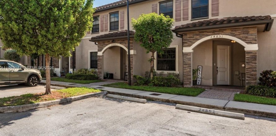 Townhouse in Homestead, Florida 3 bedrooms, 154.12 sq.m. № 2017861