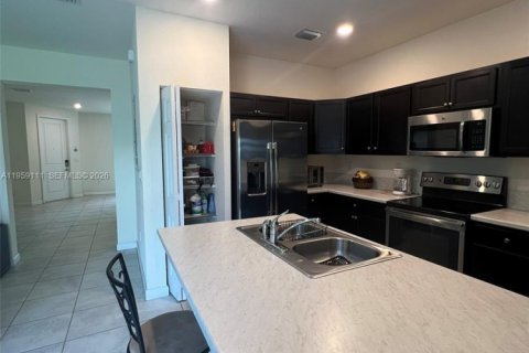 Townhouse in Homestead, Florida 3 bedrooms, 154.12 sq.m. № 2017861 - photo 22