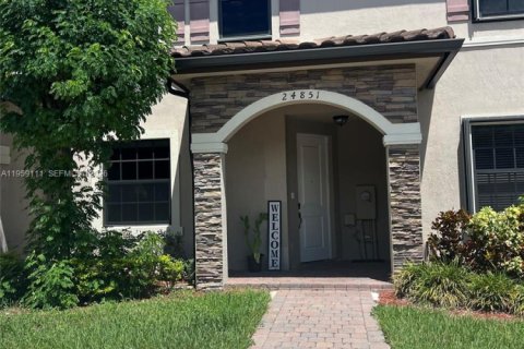 Townhouse in Homestead, Florida 3 bedrooms, 154.12 sq.m. № 2017861 - photo 2