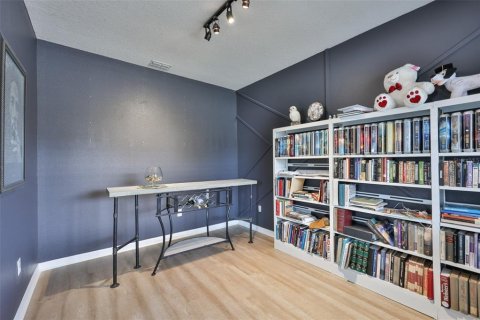 Casa en venta en Ruskin, Florida, 5 dormitorios, 402.08 m2 № 2208878 - foto 8