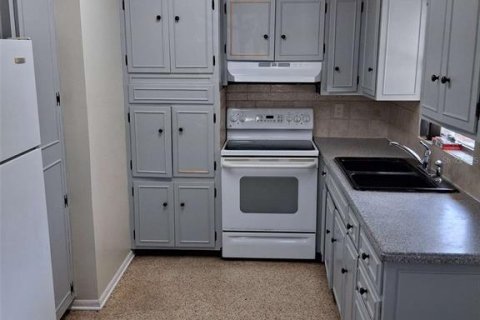 Снять в аренду виллу или дом в Брейдентон, Флорида 2 спальни, 111.48м2, № 2114212 - фото 2