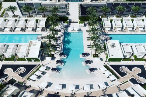 Condominio en alquiler en Miami, Florida, 2 dormitorios, 138.52 m2 № 1937478 - foto 14
