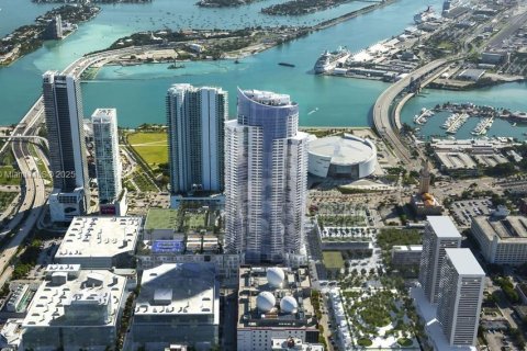 Condominio en alquiler en Miami, Florida, 2 dormitorios, 138.52 m2 № 1937478 - foto 15