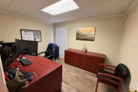 Propiedad comercial en venta en Tampa, Florida, 281.03 m2 № 2143562 - foto 10