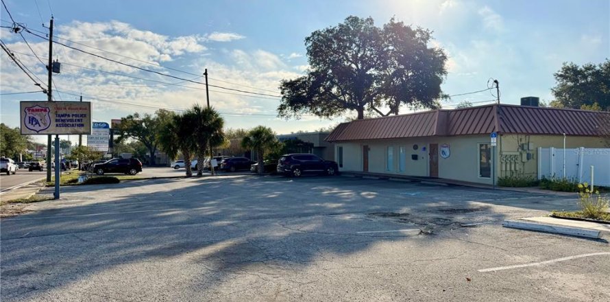 Propiedad comercial en Tampa, Florida 281.03 m2 № 2143562