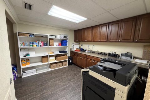 Propiedad comercial en venta en Tampa, Florida, 281.03 m2 № 2143562 - foto 15