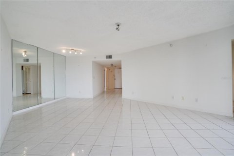 Condominio en venta en Saint Petersburg, Florida, 2 dormitorios, 137.12 m2 № 2200998 - foto 5