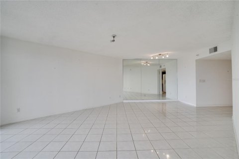 Condominio en venta en Saint Petersburg, Florida, 2 dormitorios, 137.12 m2 № 2200998 - foto 6