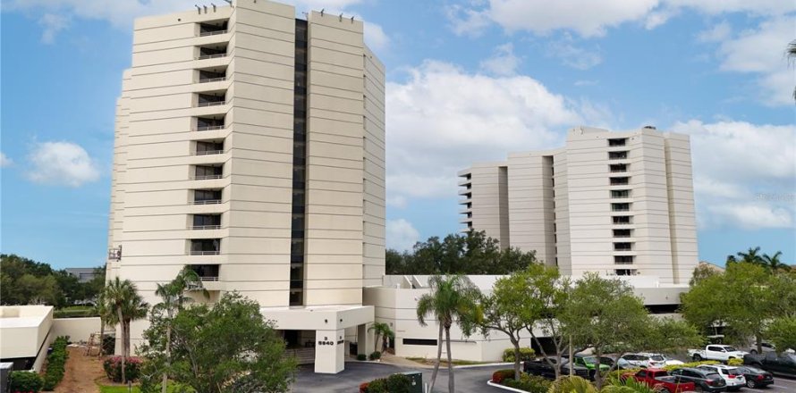 Condominio en Saint Petersburg, Florida, 2 dormitorios № 2200998