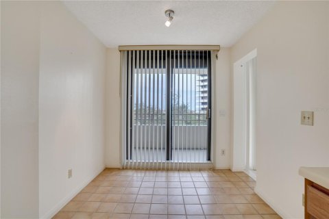 Condominio en venta en Saint Petersburg, Florida, 2 dormitorios, 137.12 m2 № 2200998 - foto 11