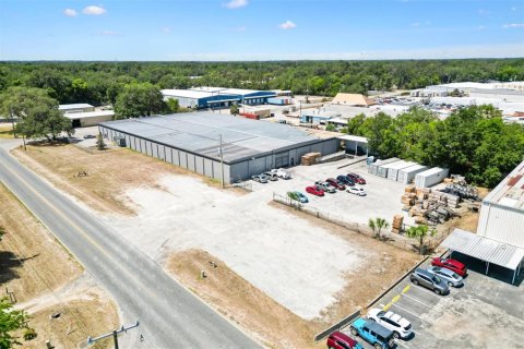 Immobilier commercial à Leesburg, Floride 2322.56 m2 № 2239589