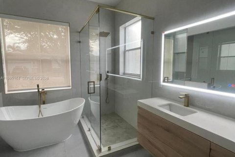 Casa en alquiler en Hollywood, Florida, 4 dormitorios, 204.38 m2 № 2064334 - foto 18