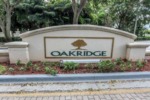 Casa en Hollywood, Florida 4 dormitorios, 204.38 m2 № 2064334