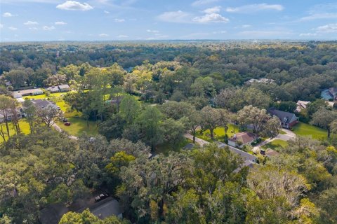 House in Ocala, Florida 4 bedrooms, 217.3 sq.m. № 2419846 - photo 6