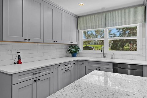House in Ocala, Florida 4 bedrooms, 217.3 sq.m. № 2419846 - photo 14