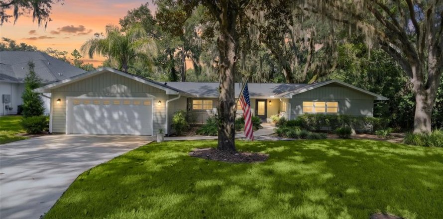 House in Ocala, Florida 4 bedrooms, 217.3 sq.m. № 2419846