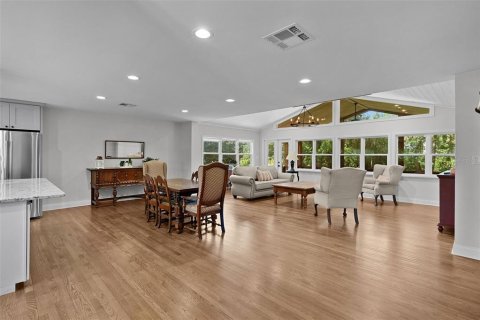 House in Ocala, Florida 4 bedrooms, 217.3 sq.m. № 2419846 - photo 10