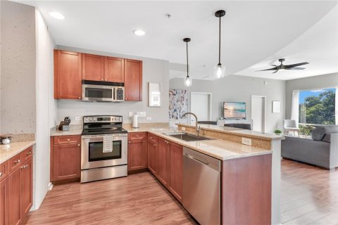 Touwnhouse à louer à Orlando, Floride: 1 chambre, 99.5 m2 № 2211598 - photo 12