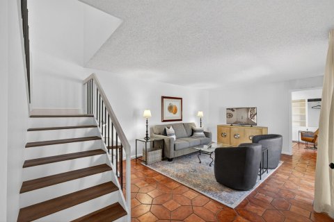 Condo in West Palm Beach, Florida, 3 bedrooms № 2190636 - photo 15