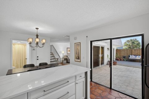 Condo in West Palm Beach, Florida, 3 bedrooms № 2190636 - photo 29