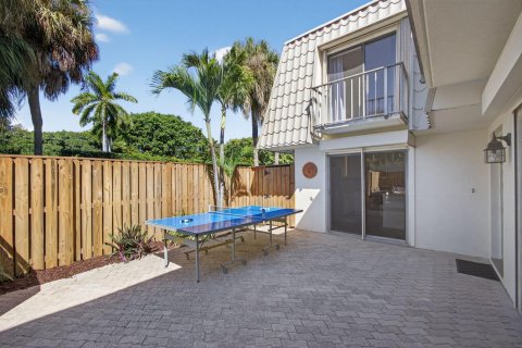 Condo in West Palm Beach, Florida, 3 bedrooms № 2190636 - photo 13