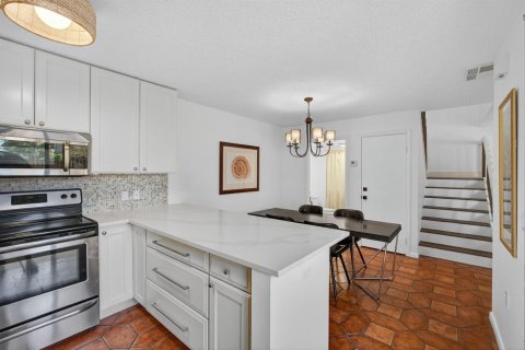 Condo in West Palm Beach, Florida, 3 bedrooms № 2190636 - photo 27