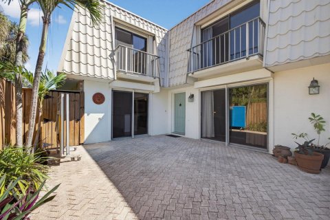 Condo in West Palm Beach, Florida, 3 bedrooms № 2190636 - photo 10