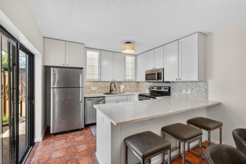 Condo in West Palm Beach, Florida, 3 bedrooms № 2190636 - photo 24