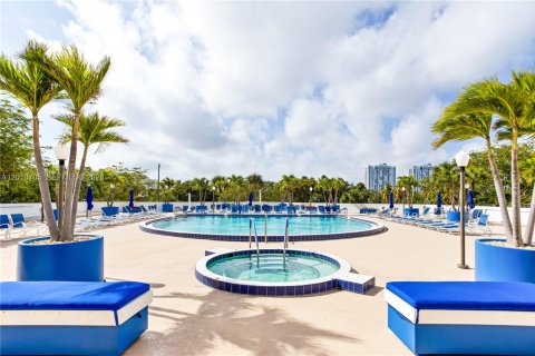 Condo in Aventura, Florida, 2 bedrooms № 2073590