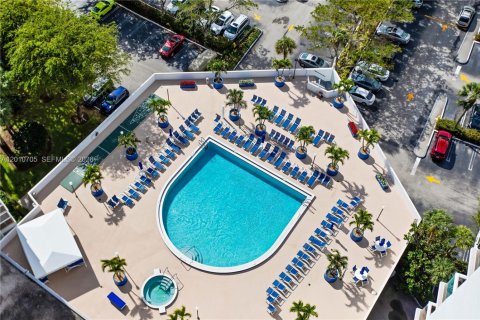 Condo in Aventura, Florida, 2 bedrooms № 2073590 - photo 30