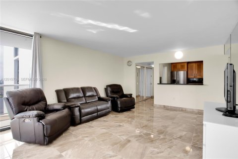 Condo in Aventura, Florida, 2 bedrooms № 2073590 - photo 4
