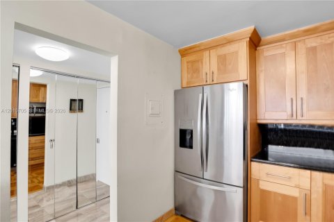 Condo in Aventura, Florida, 2 bedrooms № 2073590 - photo 14