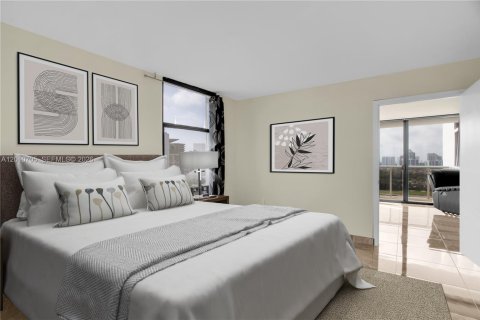 Condo in Aventura, Florida, 2 bedrooms № 2073590 - photo 25
