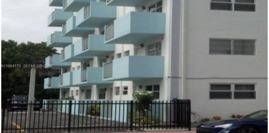 Condo in Miami Beach, Florida, 1 bedroom  № 2026649