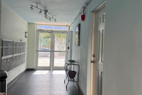 Condo in Miami Beach, Florida, 1 bedroom  № 2026649 - photo 7