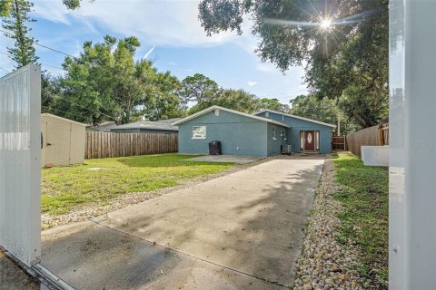 House in Saint Petersburg, Florida 3 bedrooms, 121.7 sq.m. № 1904577 - photo 19