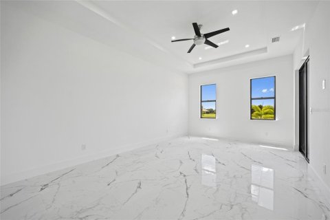 House in Punta Gorda, Florida 3 bedrooms, 196.3 sq.m. № 1827749 - photo 18