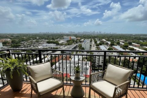 Condo in Coral Gables, Florida, 2 bedrooms  № 1953036 - photo 4