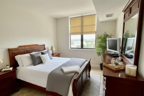 Condo in Coral Gables, Florida, 2 bedrooms  № 1953036 - photo 7