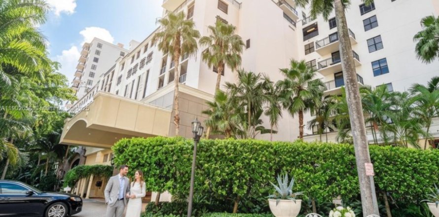 Condo in Coral Gables, Florida, 2 bedrooms  № 1953036