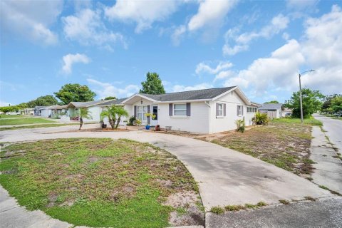 Casa en venta en Port Richey, Florida, 3 dormitorios, 138.98 m2 № 1839064 - foto 15