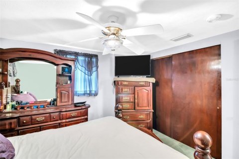 House in Port Richey, Florida 3 bedrooms, 138.98 sq.m. № 1839064 - photo 14
