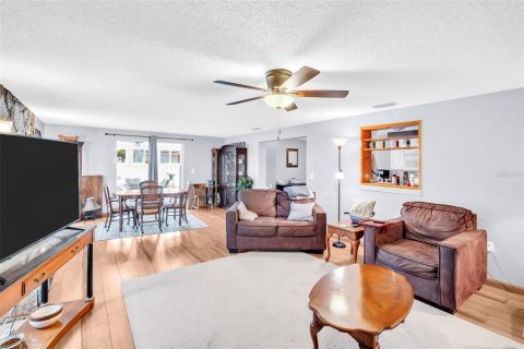 Casa en venta en Port Richey, Florida, 3 dormitorios, 138.98 m2 № 1839064 - foto 29